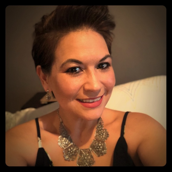 Meet your Posher, Brenda - Picture 1 of 3